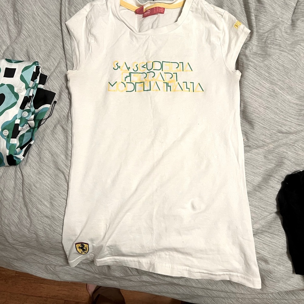 Like new. XS Ferrari tshirt